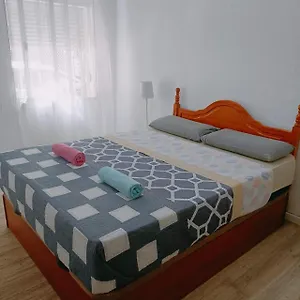 8 Mins Walk To Train Station Cost Youth Sevilha