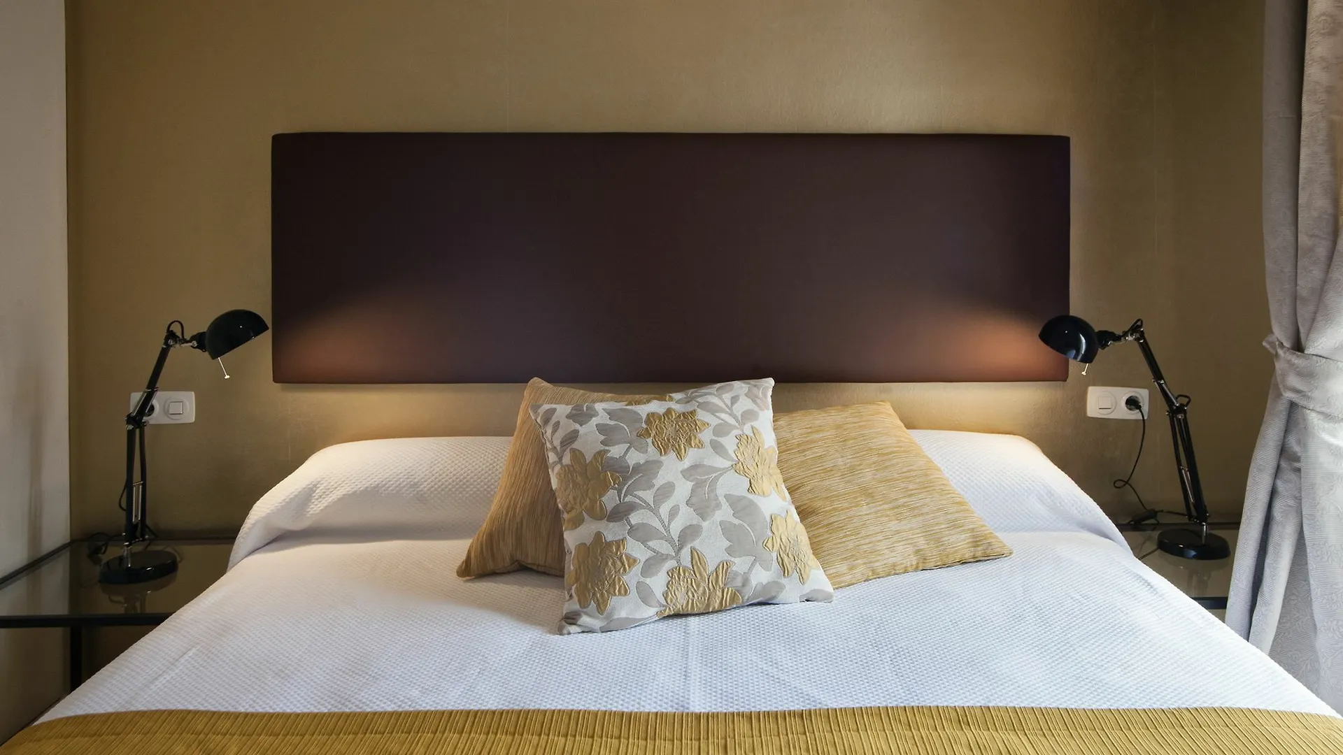Singular Peral Apartment Seville